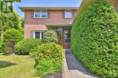 429 Claremont Crescent, Oakville, ON - Outdoor