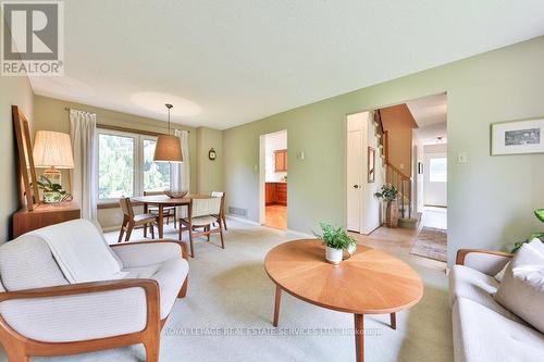 429 Claremont Crescent, Oakville, ON - Indoor Photo Showing Living Room