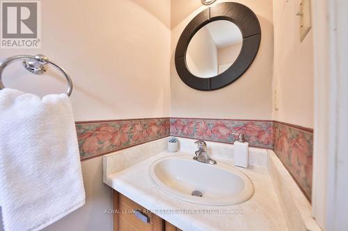 429 Claremont Crescent, Oakville, ON - Indoor Photo Showing Bathroom