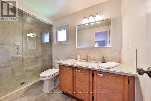 429 Claremont Crescent, Oakville, ON - Indoor Photo Showing Bathroom