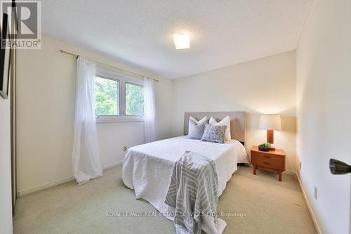 429 Claremont Crescent, Oakville, ON - Indoor Photo Showing Bedroom