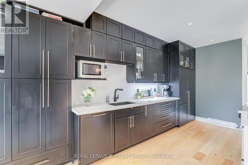 440 Quebec Avenue, Toronto, ON - Indoor Photo Showing Kitchen