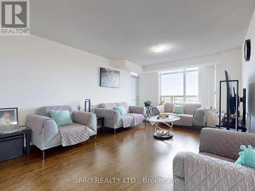 611 - 35 Kingsbridge Garden Circle, Mississauga, ON - Indoor Photo Showing Living Room