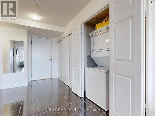 611 - 35 Kingsbridge Garden Circle, Mississauga, ON - Indoor Photo Showing Laundry Room