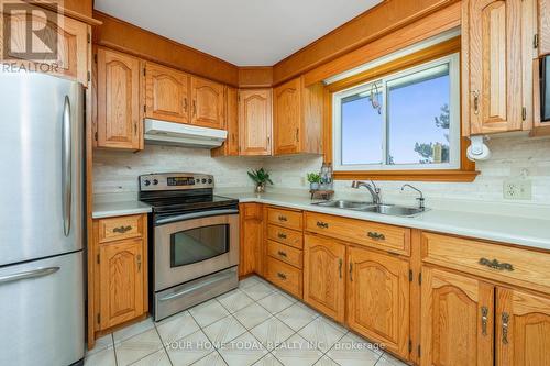13184 10 Sideroad, Halton Hills, ON - Indoor Photo Showing Kitchen With Double Sink