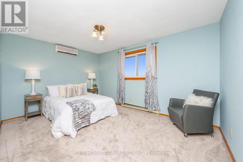13184 10 Sideroad, Halton Hills, ON - Indoor Photo Showing Bedroom