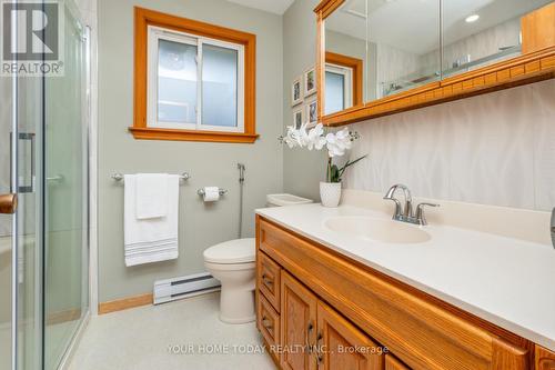 13184 10 Sideroad, Halton Hills, ON - Indoor Photo Showing Bathroom