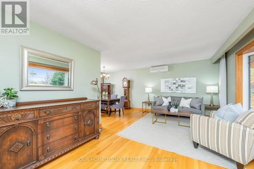 13184 10 Sideroad, Halton Hills, ON - Indoor Photo Showing Living Room