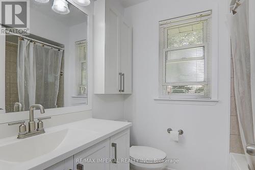 53 Saybrook Avenue, Toronto, ON - Indoor Photo Showing Bathroom