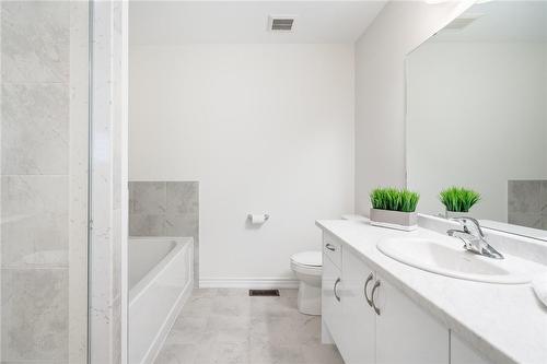 177 Flagg Avenue, Paris, ON - Indoor Photo Showing Bathroom