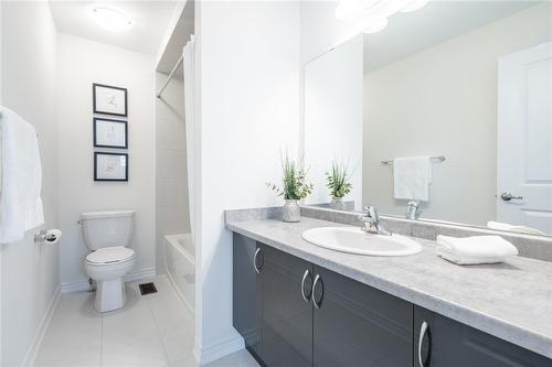 177 Flagg Avenue, Paris, ON - Indoor Photo Showing Bathroom