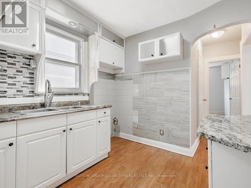 215 Glen Park Avenue, Toronto, ON - Indoor Photo Showing Kitchen With Double Sink With Upgraded Kitchen