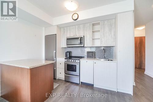 1007 - 251 Manitoba Street, Toronto, ON - Indoor Photo Showing Kitchen