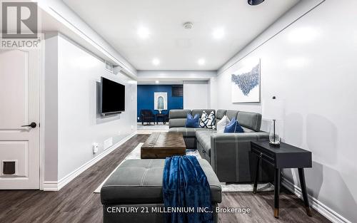 41 Mcmaster Road, Orangeville, ON - Indoor Photo Showing Living Room