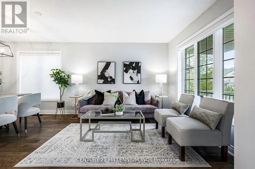 41 Mcmaster Road, Orangeville, ON - Indoor Photo Showing Living Room