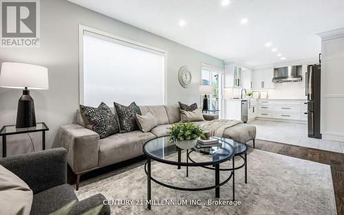 41 Mcmaster Road, Orangeville, ON - Indoor Photo Showing Living Room