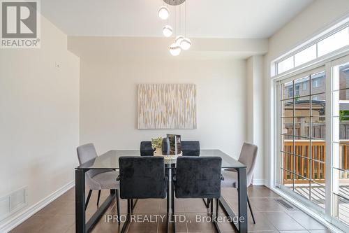 5582 Fudge Terrace, Mississauga, ON - Indoor Photo Showing Dining Room