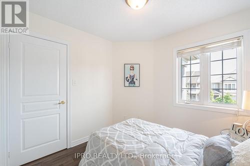 5582 Fudge Terrace, Mississauga, ON - Indoor Photo Showing Bedroom