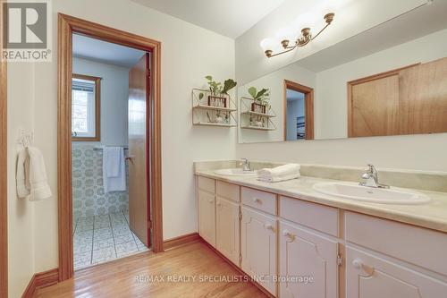 2576 King Forrest Drive, Mississauga, ON - Indoor Photo Showing Bathroom