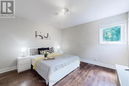 1924 Balsam Avenue, Mississauga, ON - Indoor Photo Showing Bedroom