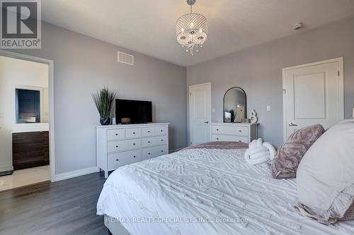 212 Wheat Boom Drive, Oakville, ON - Indoor Photo Showing Bedroom