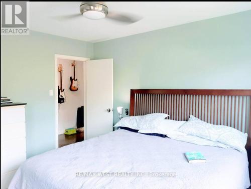 34 Penhurst Avenue, Toronto, ON - Indoor Photo Showing Bedroom