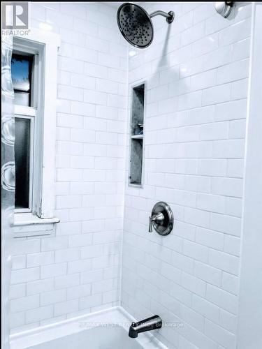 34 Penhurst Avenue, Toronto, ON - Indoor Photo Showing Bathroom