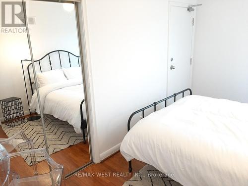 34 Penhurst Avenue, Toronto, ON - Indoor Photo Showing Bedroom