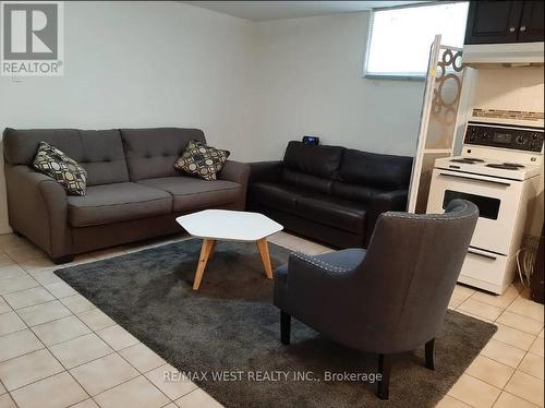 34 Penhurst Avenue, Toronto, ON - Indoor Photo Showing Living Room