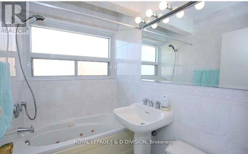 42 Garside Crescent, Toronto, ON - Indoor Photo Showing Bathroom
