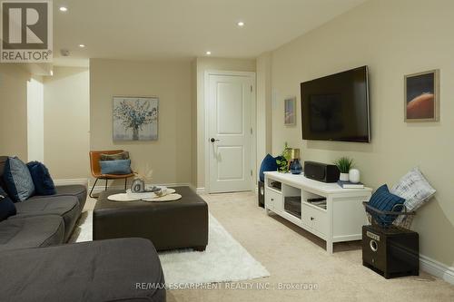 1048 Plains View Avenue, Burlington, ON - Indoor Photo Showing Living Room