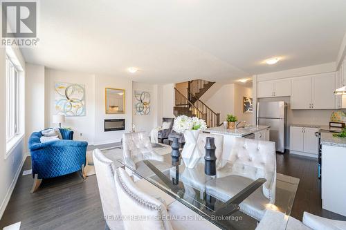 32 Camino Real Drive, Caledon, ON - Indoor Photo Showing Kitchen