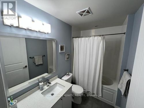 1618 - 5033 Four Springs Avenue, Mississauga, ON - Indoor Photo Showing Bathroom