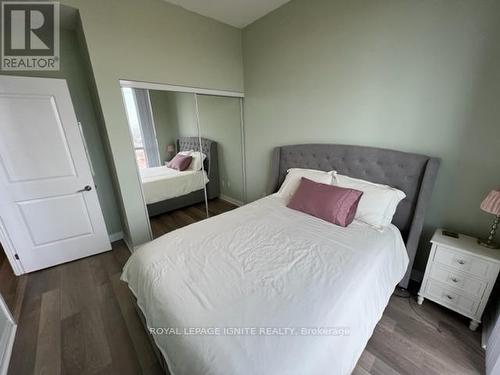 1618 - 5033 Four Springs Avenue, Mississauga, ON - Indoor Photo Showing Bedroom