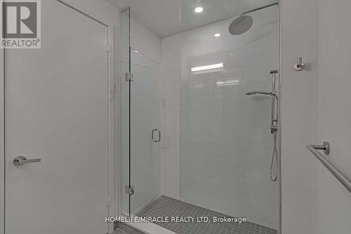 821E - 8868 Yonge Street, Richmond Hill, ON - Indoor Photo Showing Bathroom
