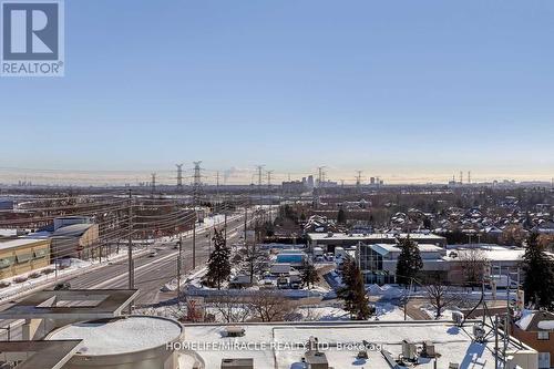 821E - 8868 Yonge Street, Richmond Hill, ON - Outdoor With View