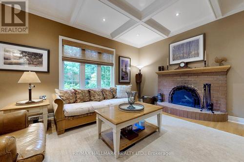34 Willett Crescent, Richmond Hill, ON - Indoor Photo Showing Living Room With Fireplace