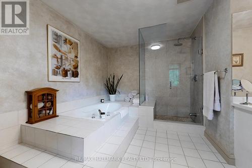 34 Willett Crescent, Richmond Hill, ON - Indoor Photo Showing Bathroom