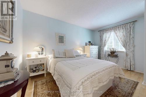 34 Willett Crescent, Richmond Hill, ON - Indoor Photo Showing Bedroom