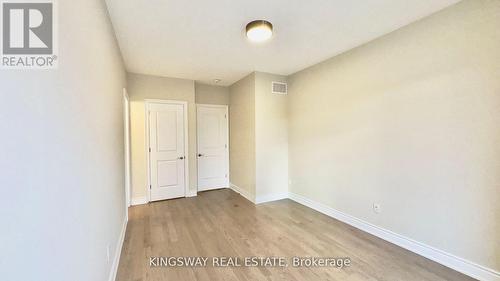 109 Bearberry Road, Springwater, ON - Indoor Photo Showing Other Room