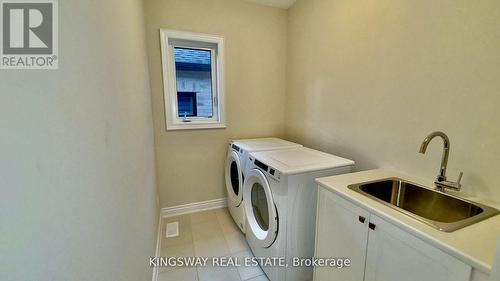 109 Bearberry Road, Springwater, ON - Indoor Photo Showing Laundry Room