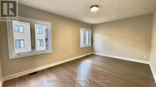 109 Bearberry Road, Springwater, ON - Indoor Photo Showing Other Room