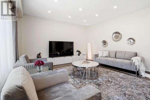 19 Bobolink Drive, Wasaga Beach, ON - Indoor Photo Showing Living Room