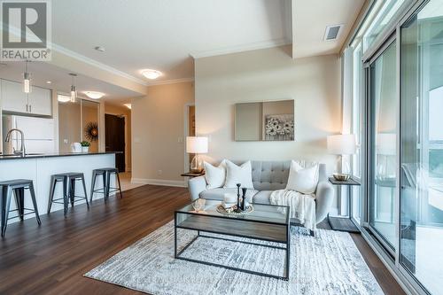 906 - 50 Hall Road, Halton Hills (Georgetown), ON - Indoor Photo Showing Living Room