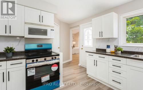 578 Trafford Crescent, Oakville, ON - Indoor Photo Showing Kitchen