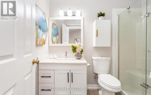 578 Trafford Crescent, Oakville, ON - Indoor Photo Showing Bathroom