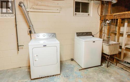 578 Trafford Crescent, Oakville, ON - Indoor Photo Showing Laundry Room