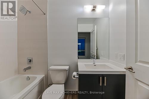 921 - 8 Nahani Way, Mississauga, ON - Indoor Photo Showing Bathroom