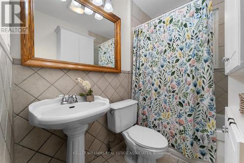 1280 Minnewaska Trail, Mississauga, ON - Indoor Photo Showing Bathroom