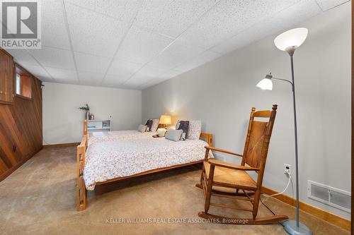 1280 Minnewaska Trail, Mississauga, ON - Indoor Photo Showing Bedroom